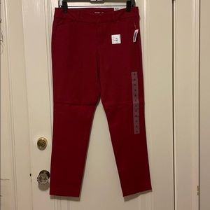 Old Navy Burgundy Pixie Ankle pants size 6